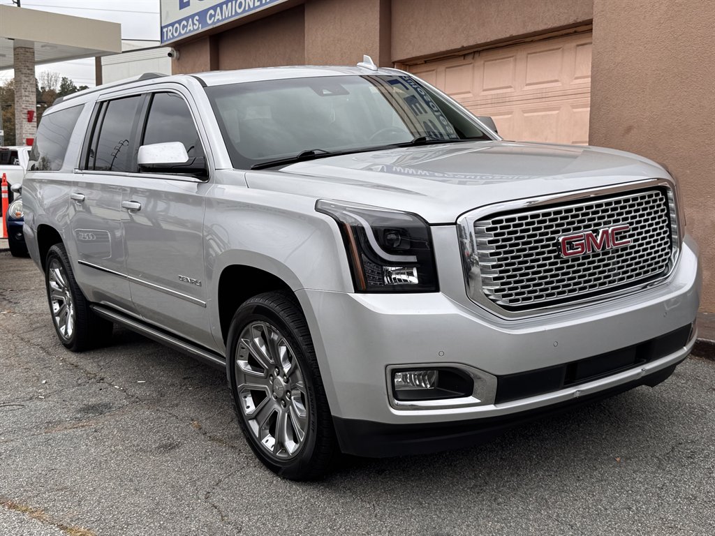 2016 GMC Yukon XL Denali's photo