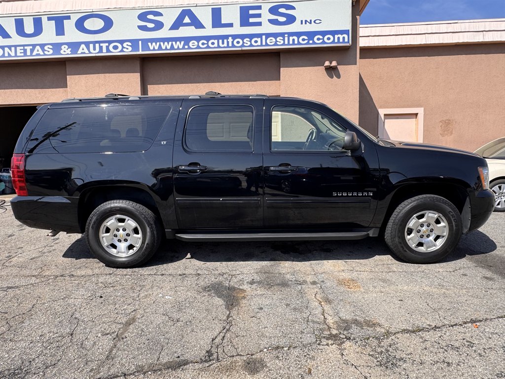 2014 Chevrolet Suburban LT - Photo 6